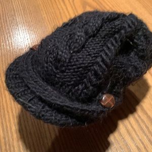 Black knit hat